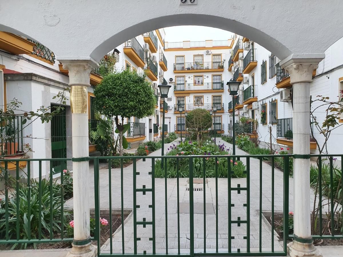 Nool Sevilla المظهر الخارجي الصورة